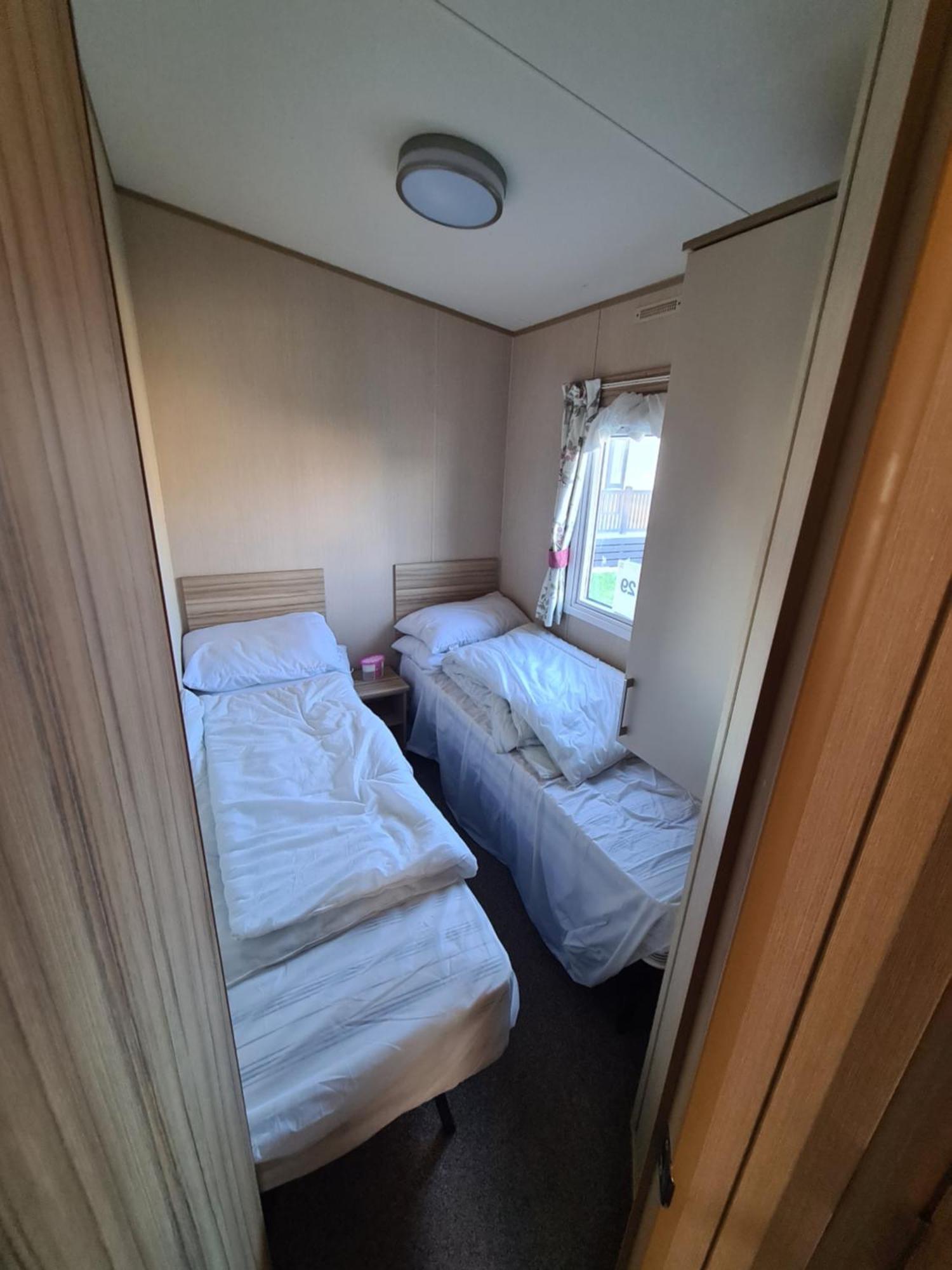 新米尔顿Hoburne Naish Cs129别墅 外观 照片